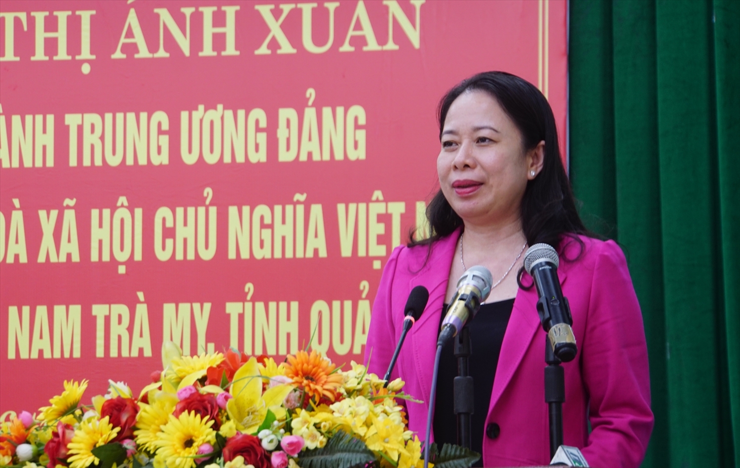 Phó Chủ tịch nước Võ Thị Ánh Xuân: Huyện Nam Trà My cần có những chính sách bài bản, nghiên cứu các sản phẩm đặc thù của tỉnh Quảng Nam, cũng như của huyện trở thành ngành hàng có giá trị gia tăng cao, có thương hiệu không chỉ ở trong nước, mà còn cạnh tranh với quốc tế 