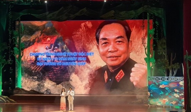 Trước đó tại Quảng Bình đã diễn ra Chương trình nghệ thuật đặc biệt Kỷ niệm 110 năm Ngày sinh Đại tướng Võ Nguyên Giáp. Ảnh TL