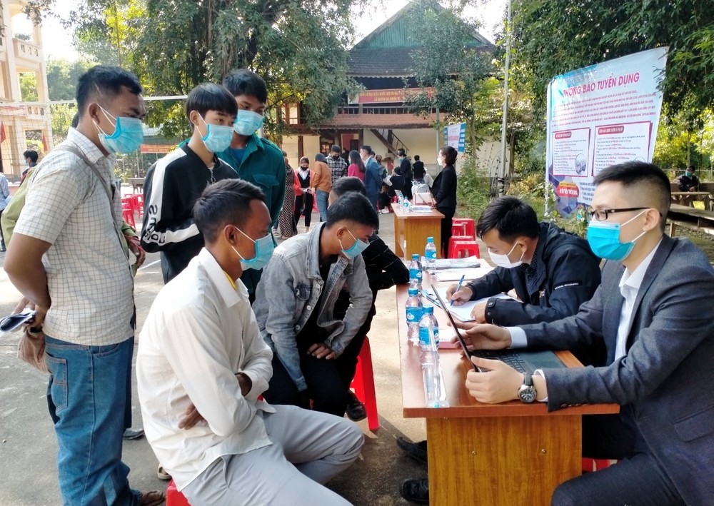 Nhiều lao động hồi hương tại huyện Kỳ Sơn, tỉnh Nghệ An đã được tư vấn, giới thiệu việc làm