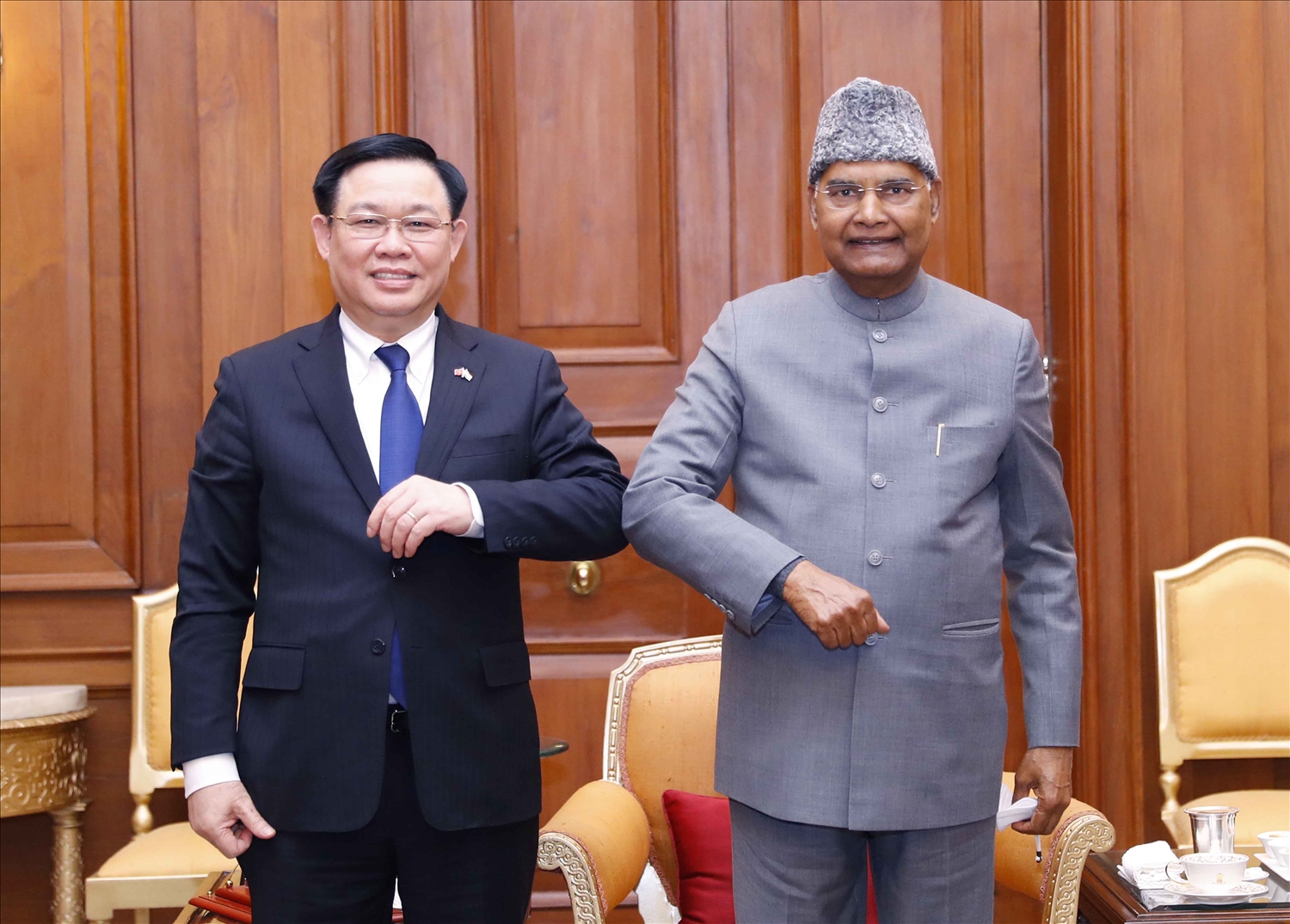 Tổng thống Ấn Độ Ram Nath Kovind chào đón Chủ tịch Quốc hội Vương Đình Huệ và Đoàn đại biểu cấp cao Quốc hội Việt Nam thăm chính thức Ấn Độ