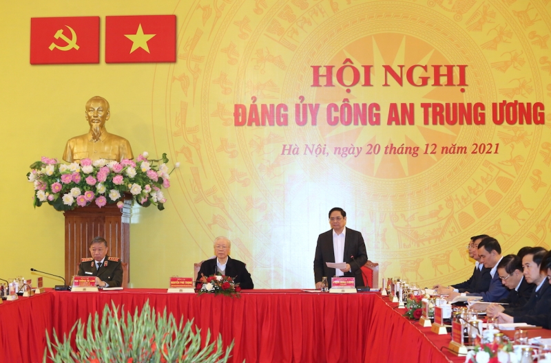 Thủ tướng Phạm Minh Chính biểu dương, đánh giá cao lực lượng CAND là một trong ba lực lượng tuyến đầu trong công tác phòng, chống dịch COVID-19. Ảnh CP