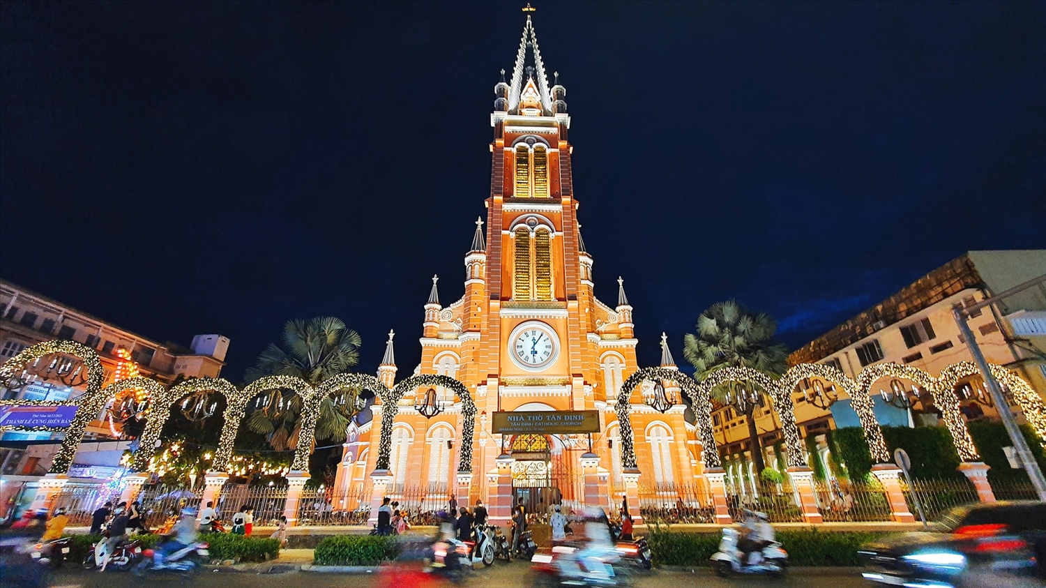 Nhà thờ Tân Định, một trong những nhà thờ lớn và nổi tiếng tại TP. Hồ Chí Minh thu hút nhiều người đến vào dịp lễ Giáng Sinh mỗi năm