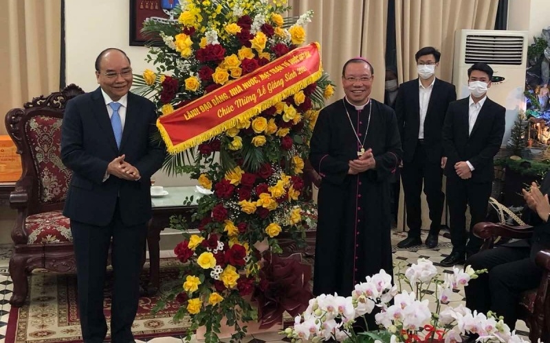 Chủ tịch nước Nguyễn Xuân Phúc chúc mừng Tòa Tổng Giám mục Hà Nội nhân dịp Giáng sinh 2021