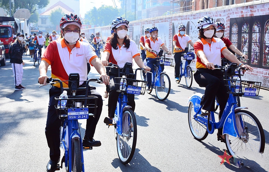 Tour đạp xe khám phá nội ô thành phố được các công ty du lịch đưa vào như là điểm nhấn của năm 2022 - Ảnh TL