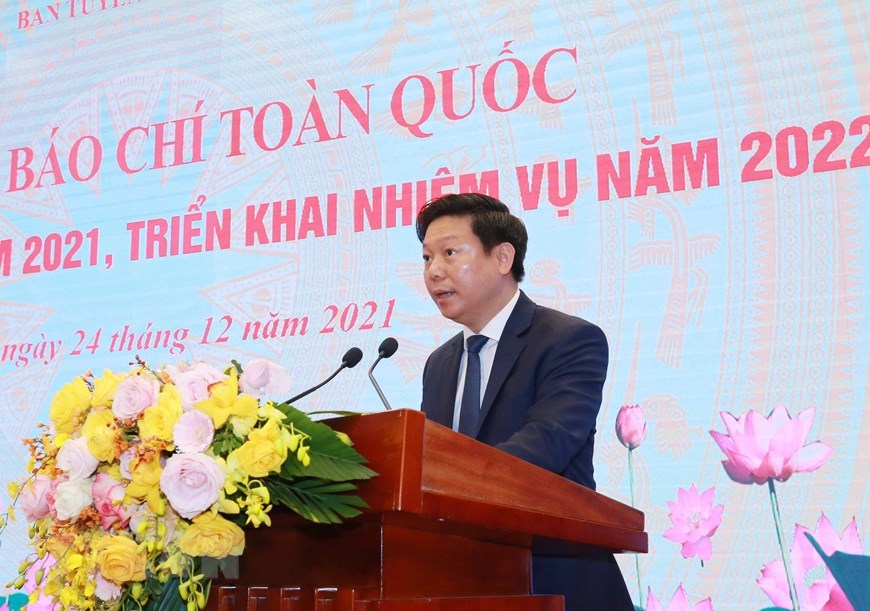 Phó Trưởng Ban Tuyên giáo Trung ương Trần Thanh Lâm trình bày báo cáo tại hội nghị. (Ảnh/TTXVN)