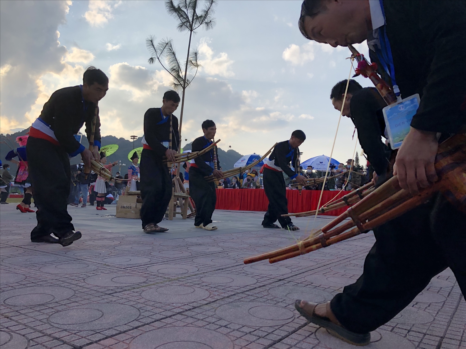 (TIN) Trình diễn trích đoạn Lễ hội dân tộc Mông 2