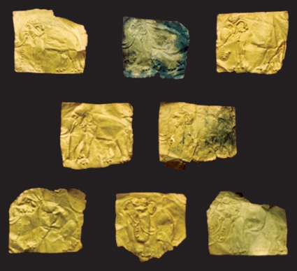 Sưu tập vàng lá chạm khắc hình voi Gò Thành có niên đại Thế kỷ VI-VIII. Ảnh: TL.