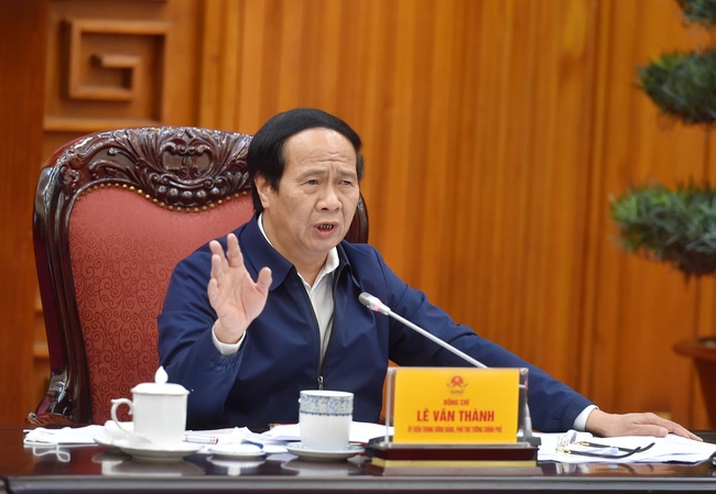 Phó Thủ tướng Lê Văn Thành: Trong thời gian này, các đồng chí được quyền thông báo gửi các địa phương, doanh nghiệp không đưa hàng hóa đến. Ảnh: VGP/Đức Tuân