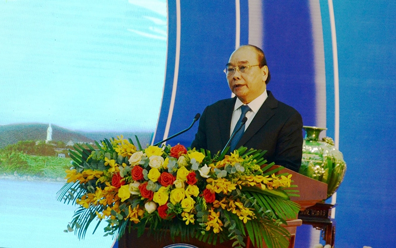 Chủ tịch nước Nguyễn Xuân Phúc: Cần phát huy bản sắc văn hóa xứ Quảng trong xây dựng, kiến thiết đất nước.