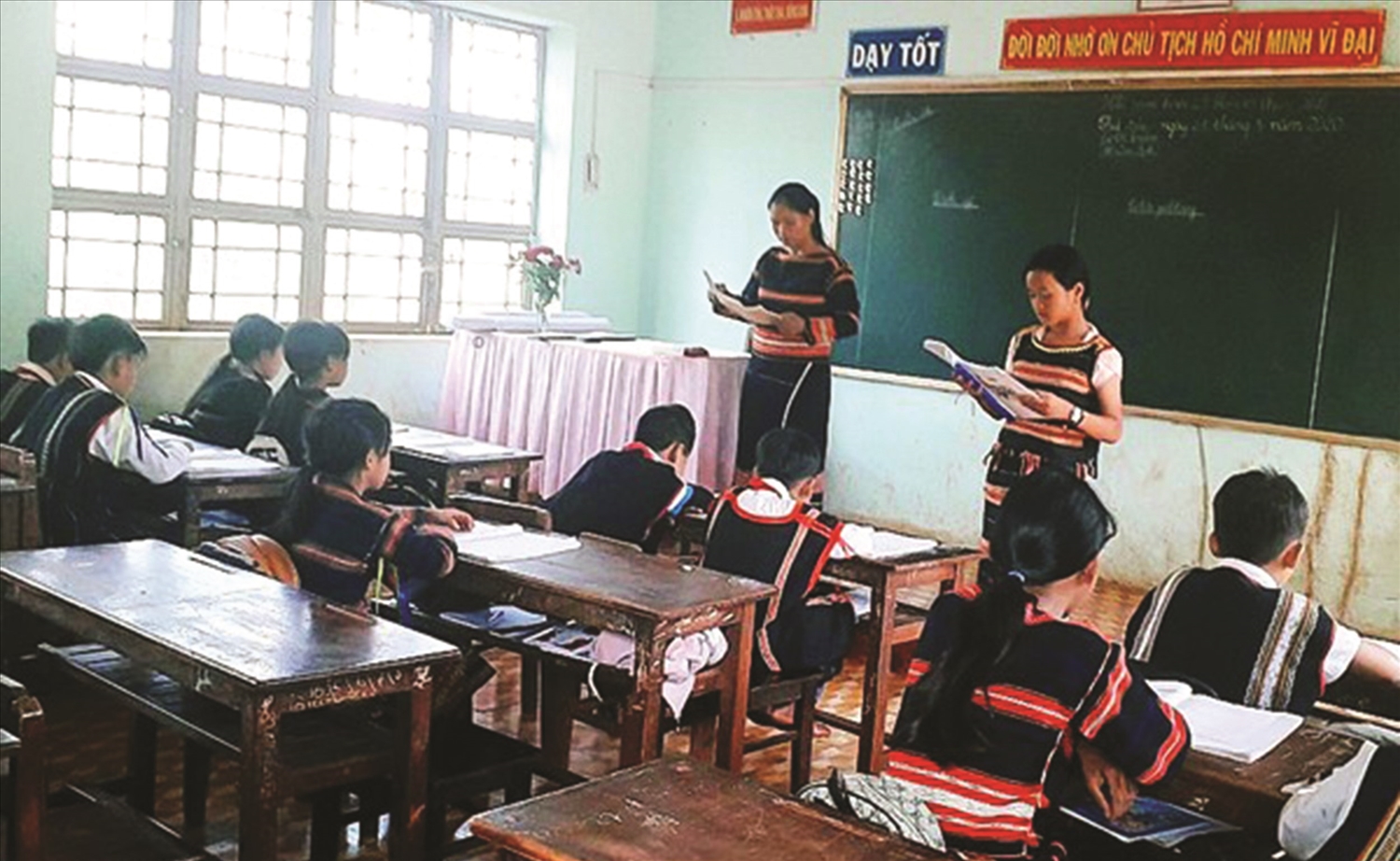 Một tiết học tiếng Gia Rai tại Trường Tiểu học Lý Thường Kiệt (xã Ia Vê, huyện Chư Prông, tỉnh Gia Lai)