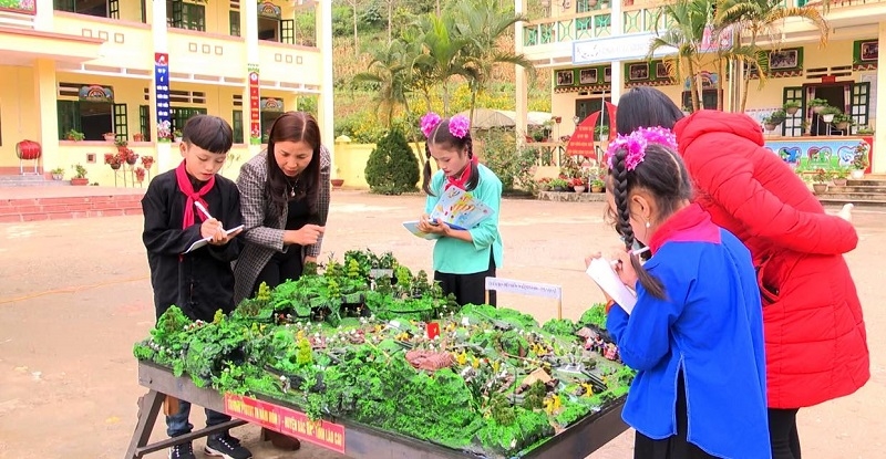  “Chiến dịch Điện Biên Phủ” của nhóm học sinh Trường PTDTBT Tiểu học Nậm Mòn 1 (Bắc Hà, Lào Cai) đoạt giải Đặc biệt. Ảnh: NTCC