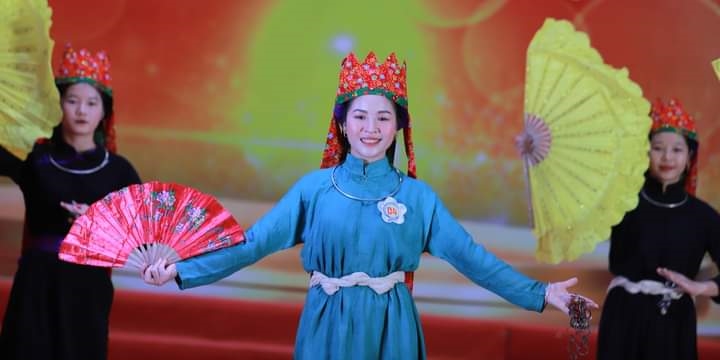 Phụ nữ Bình Liêu hào hứng tham gia chương trình Người trình diễn trang phục dân tộc đẹp nhất huyện Bình Liêu năm 2022