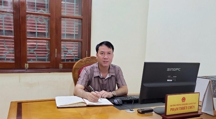 Ông Phạm Thiết Chuỳ, Trưởng phòng Giáo dục và Đào tạo huyện Mường Nhé.