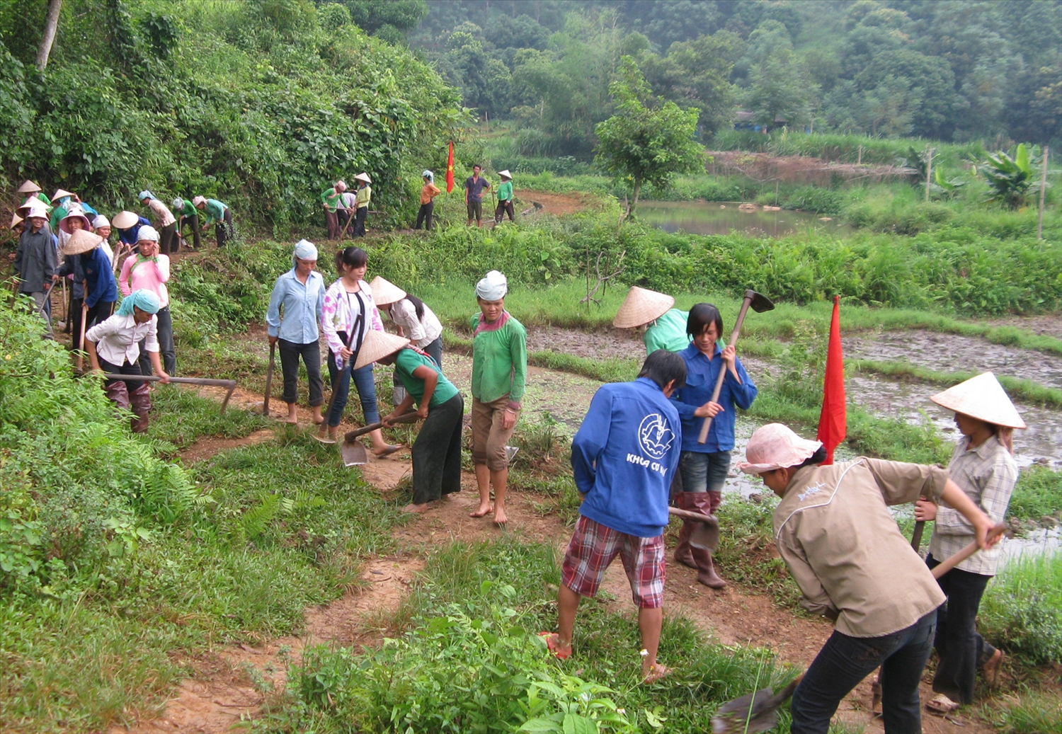 Tỉnh Lào Cai phấn đấu đến năm 2023 sẽ cứng hóa 100% các tuyến đường giao thông nông thôn từ xã đến các thôn bản