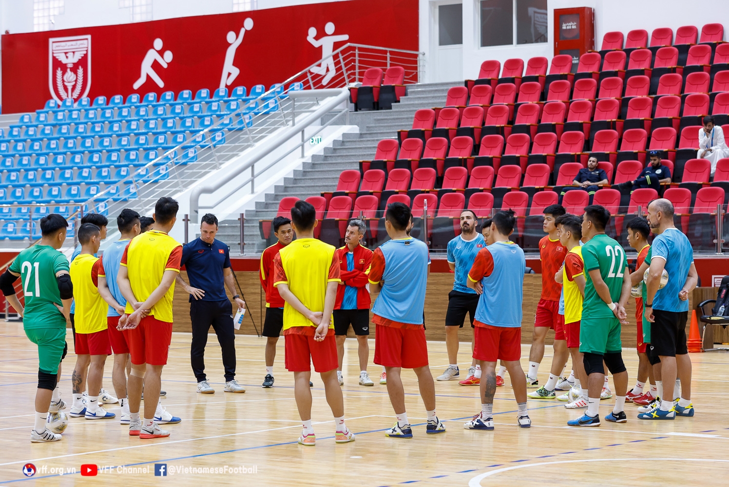 Đội tuyển Futsal Việt Nam tập luyện trước trận đấu với Iran