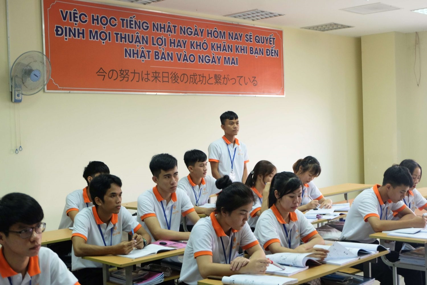 Đề án 71 còn hỗ trợ người lao động học nghề, ngoại ngữ, bồi dưỡng kiến thức cần thiết theo quy định của Luật Người lao động Việt Nam đi làm việc ở nước ngoài theo hợp đồng. (Ảnh minh họa)