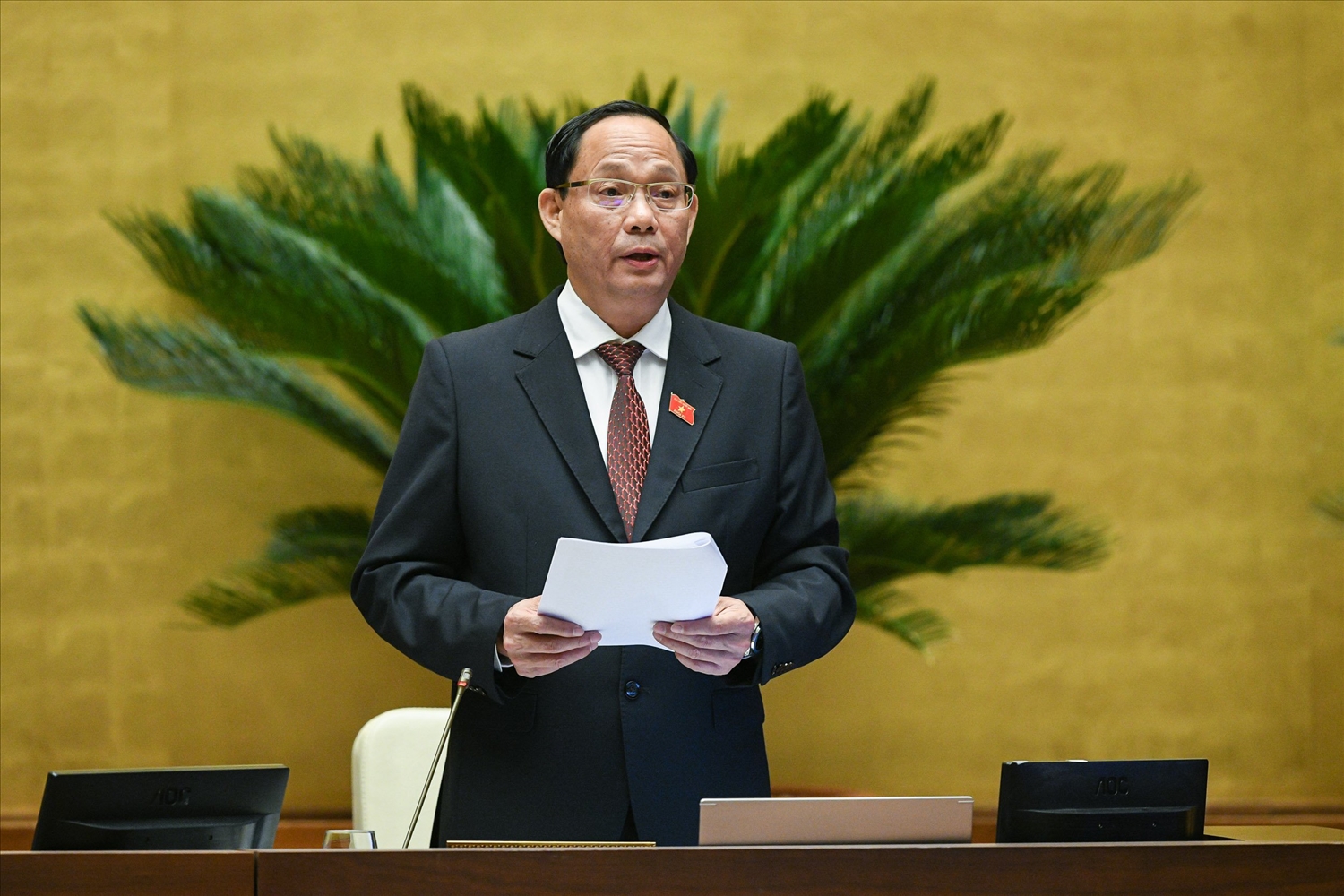 Phó Chủ tịch Quốc hội Trần Quang Phương điều hành phiên chất vấn