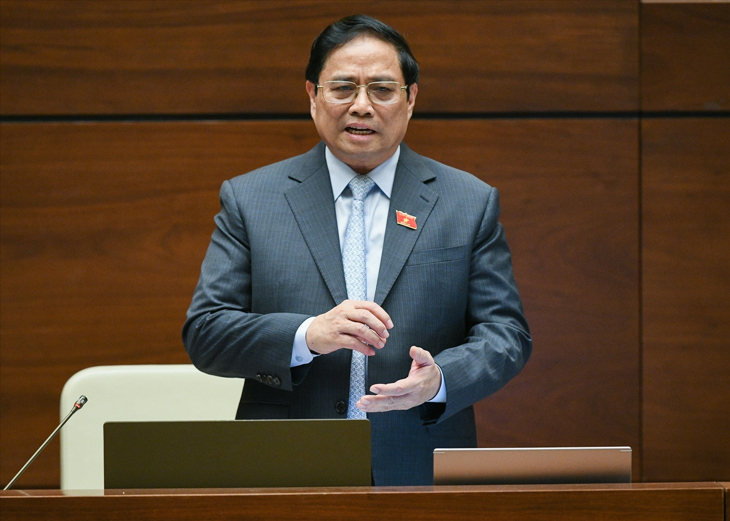 Thủ tướng Chính phủ Phạm Minh Chính trả lời chất vấn tại phiên họp