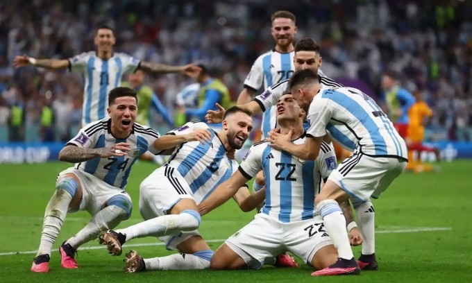 Các cầu thủ Argentina ăn mừng chiến thắng (Ảnh Internet)