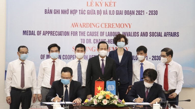 Lễ ký kết Bản Ghi nhớ giữa Bộ LĐTB&XH với Tổ chức ILO ngày 20/5/2022, tại Hà Nội.