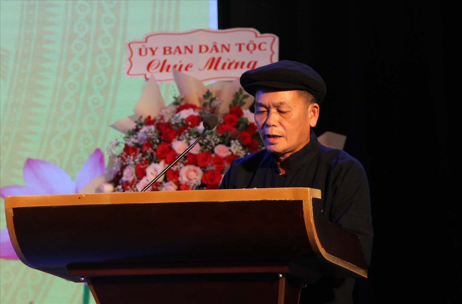 Ông Phan Mạnh Hùng, Người có uy tín thôn 10, xã Ea R’vê có nhiều đóng góp trong công tác tuyên truyền, vận động Nhân dân vùng biên giới