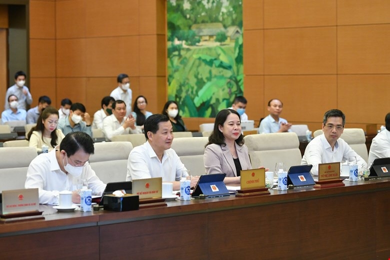 Các đại biểu tham dự phiên họp