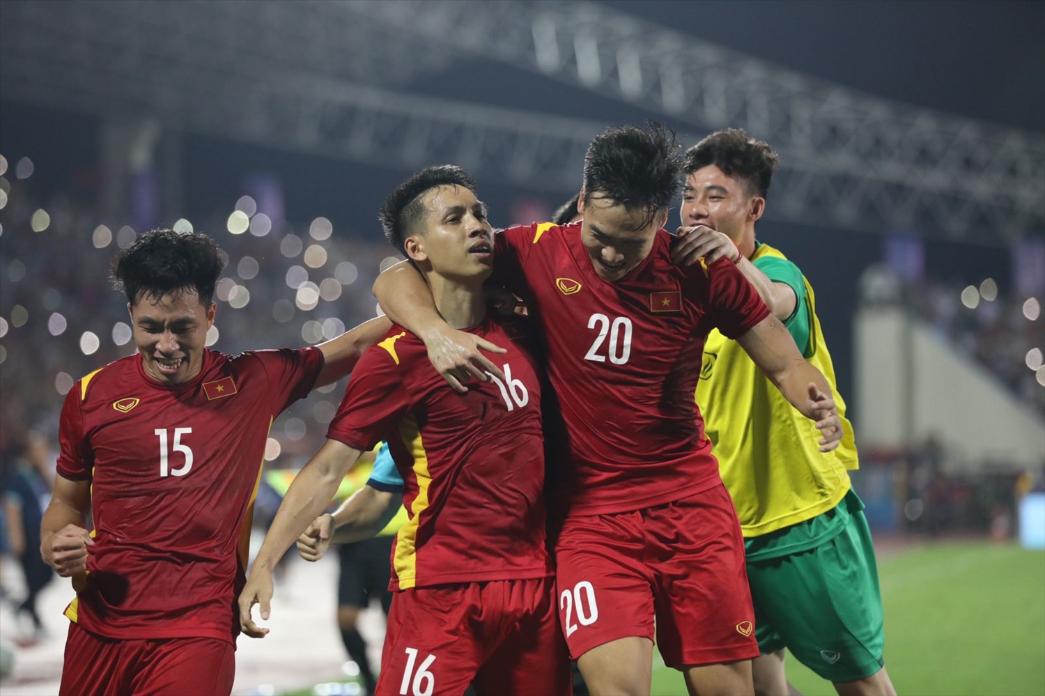 Đỗ Hùng Dũng ghi bàn thắng quý như vàng cho đội tuyển U23 Việt Nam