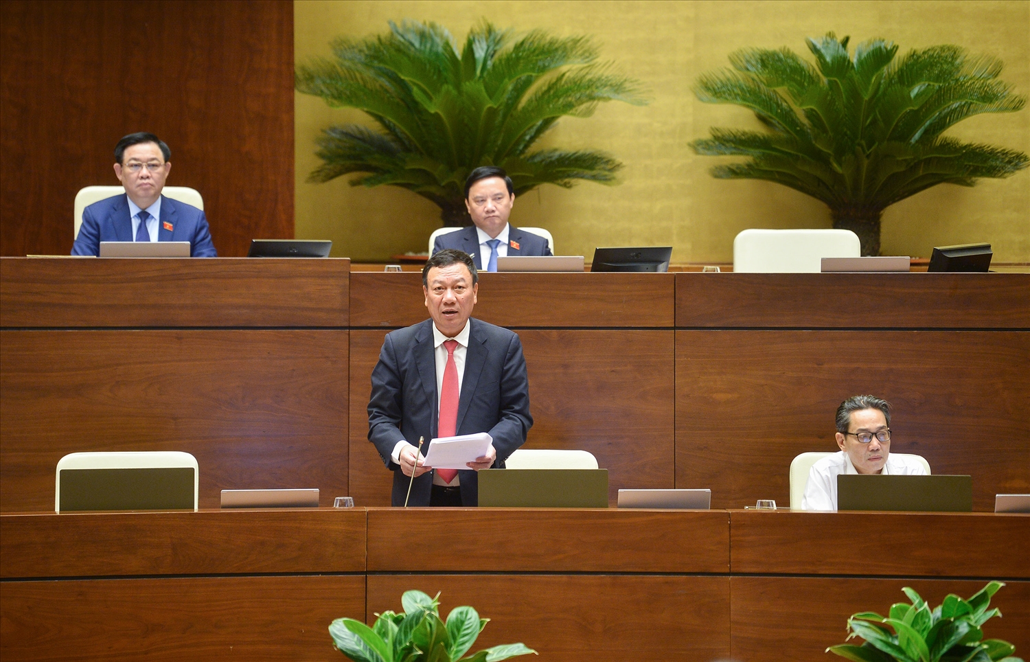 Tổng Thanh tra Chính phủ Đoàn Hồng Phong tiếp thu và giải trình ý kiến của các đại biểu