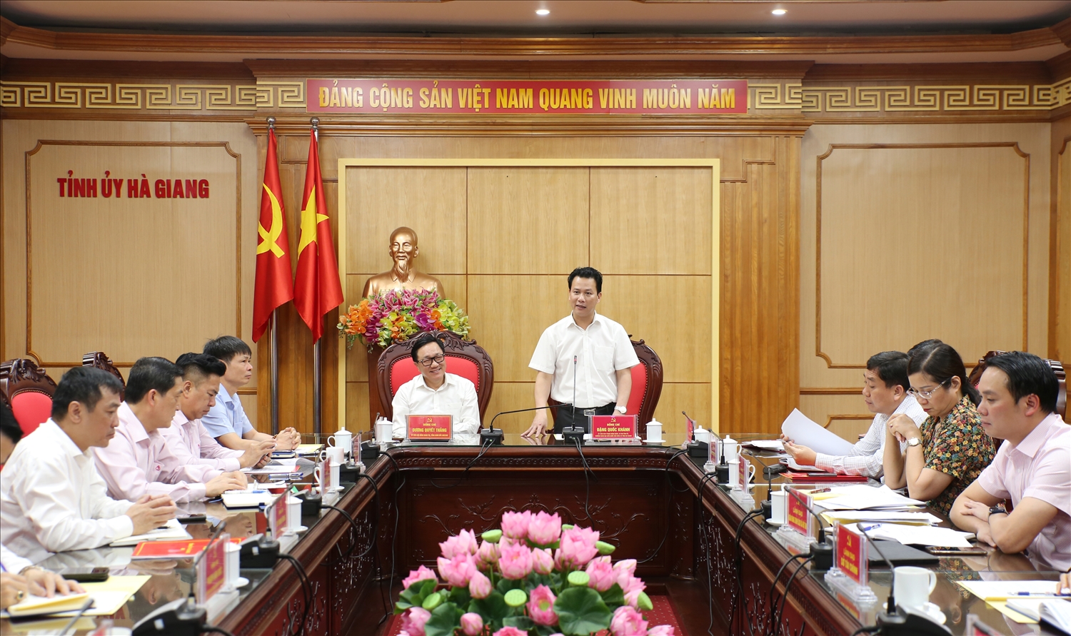 Bí thư Tỉnh ủy Hà Giang Đặng Quốc Khánh phát biểu tại buổi làm việc với Đoàn công tác NHCSXH