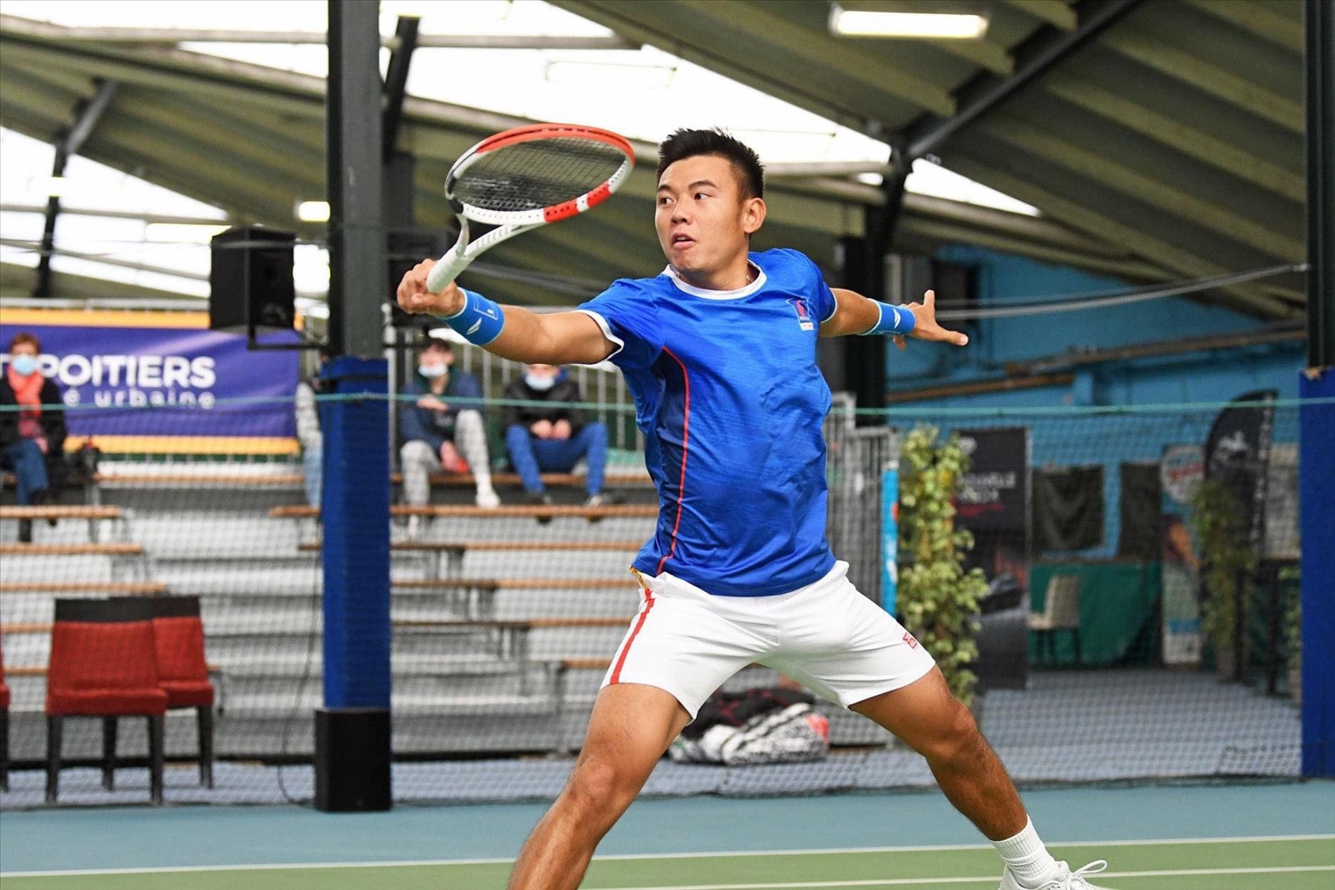 Lý Hoàng Nam vươn lên hạng 290 ATP