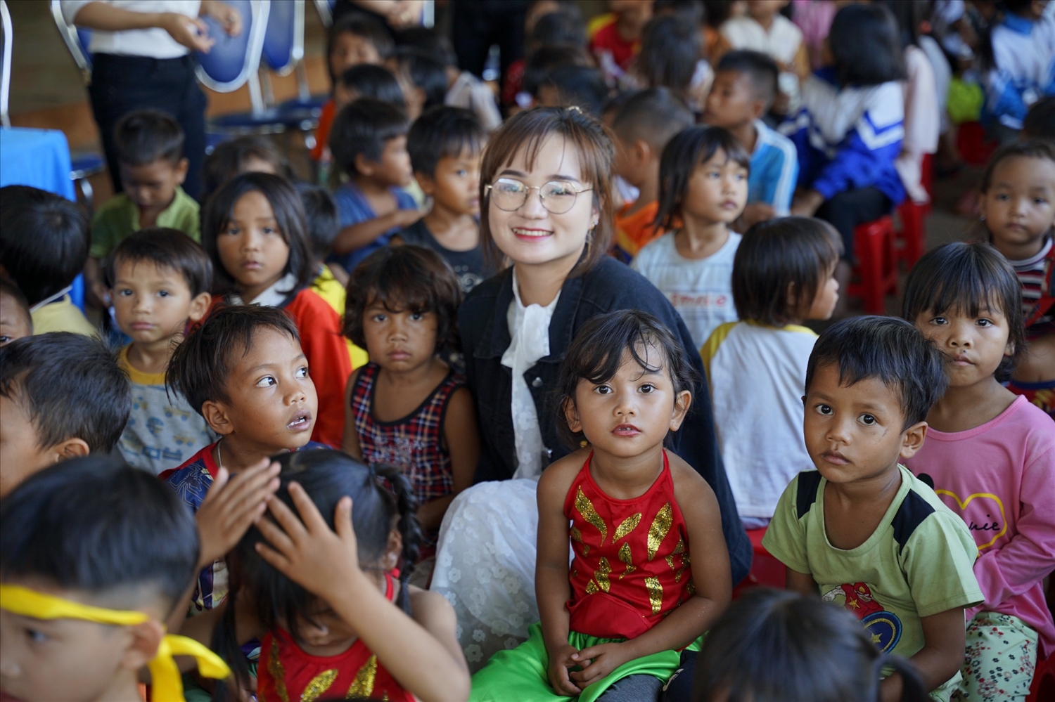 Trẻ em ở xã Hbông, huyện Chư Sê háo hức mong chờ Tết Trung thu