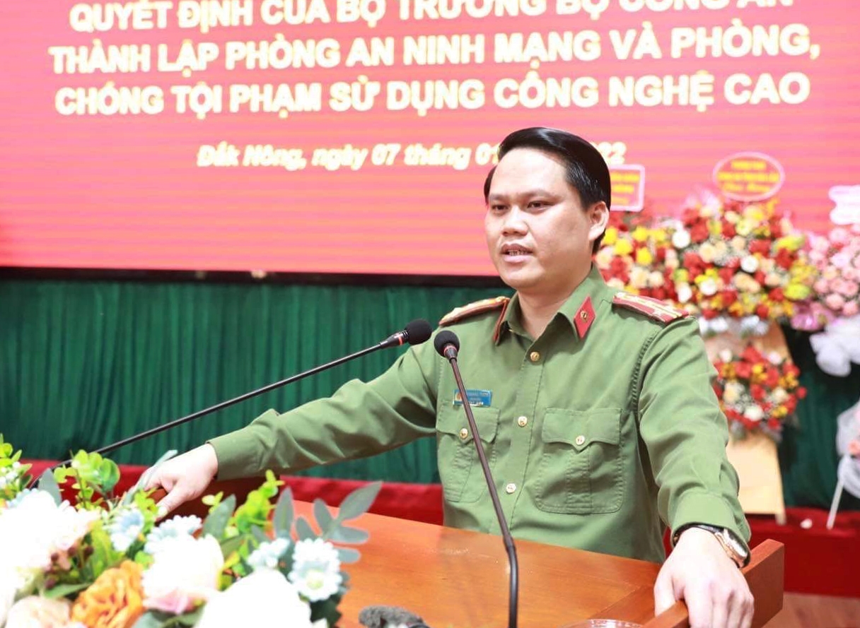 Đại tá Bùi Quang Thanh, Giám đốc Công an tỉnh phát biểu giao nhiệm vụ cho tập thể Phòng An ninh mạng và phòng, chống tội phạm sử dụng công nghệ cao
