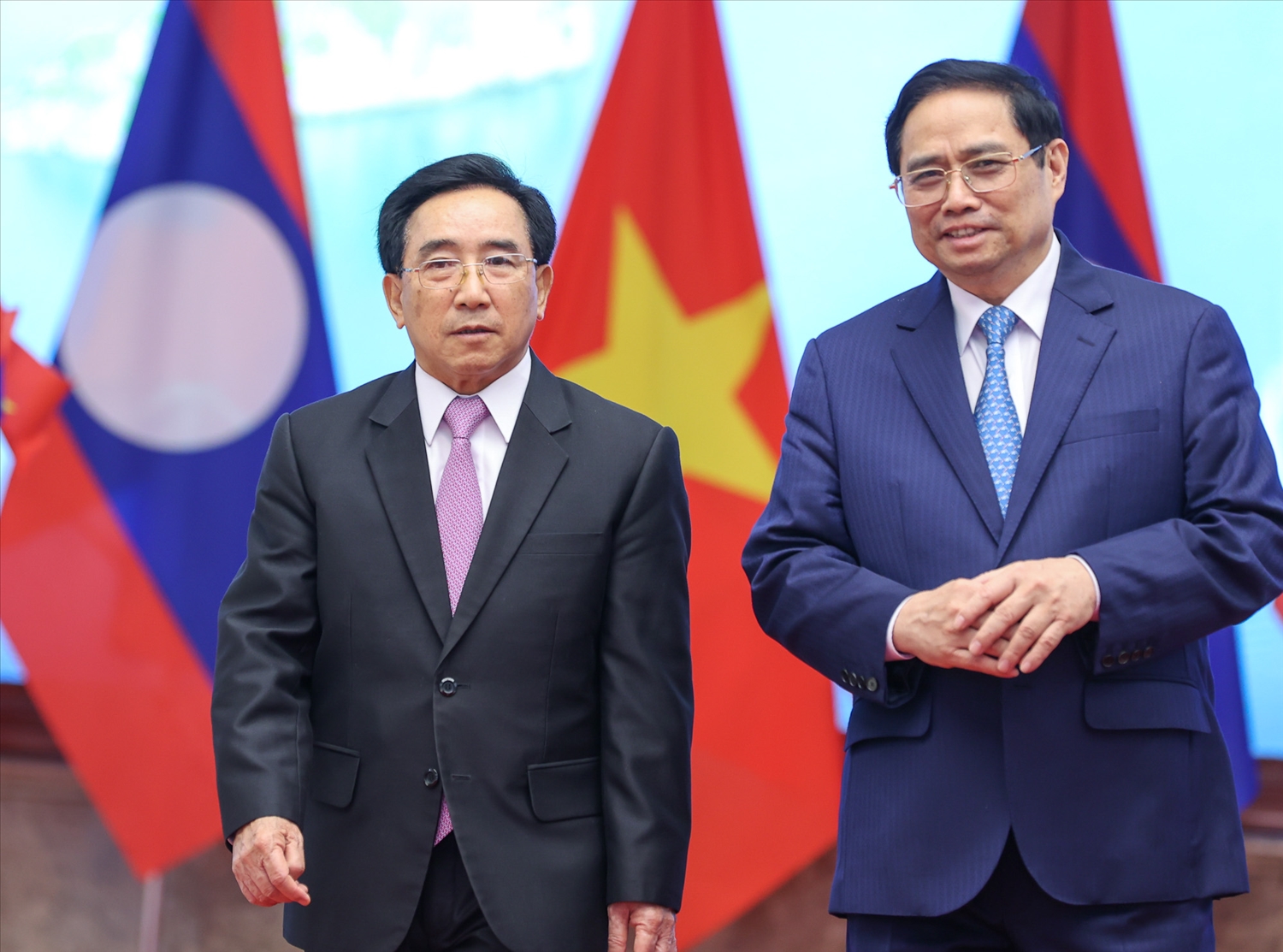 Thủ tướng Phạm Minh Chính và Thủ tướng Lào Phankham Viphavanh. Ảnh: VGP/Nhật Bắc