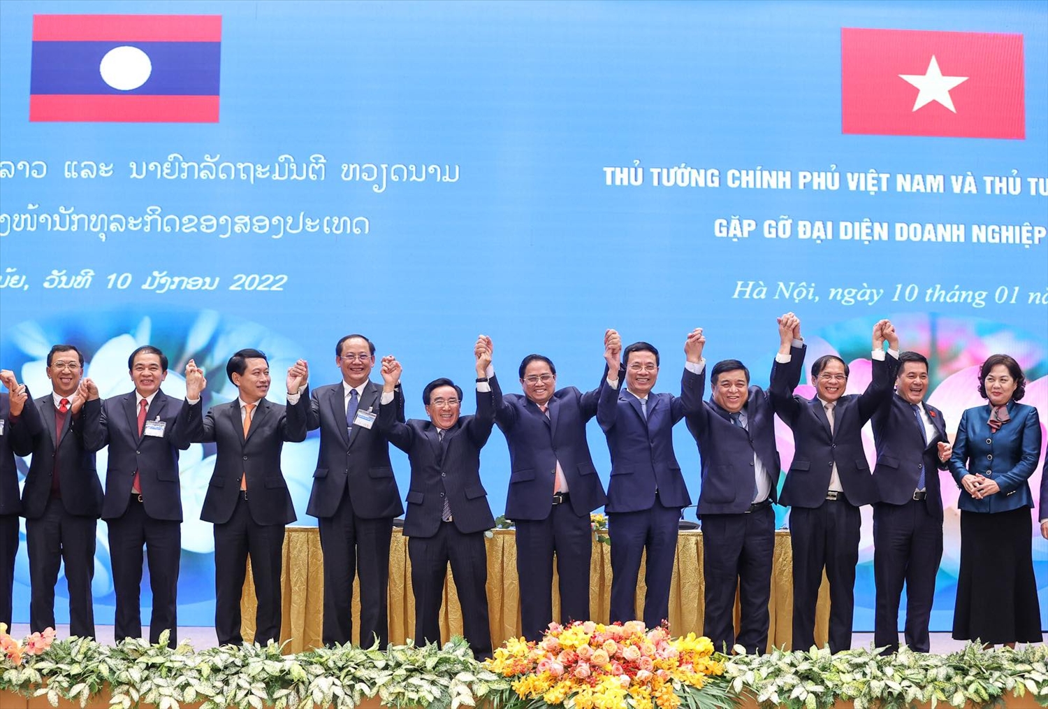 Đây cũng là cuộc gặp đặc biệt, lần đầu tiên được tổ chức, có ý nghĩa quan trọng đối với việc tăng cường tính kết nối, bổ trợ giữa hai nền kinh tế Việt Nam - Lào - Ảnh: VGP/Nhật Bắc