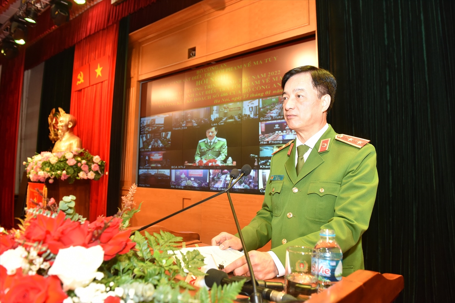 Trung tướng Nguyễn Duy Ngọc - Thứ trưởng Bộ Công an phát biểu tại Hội nghị
