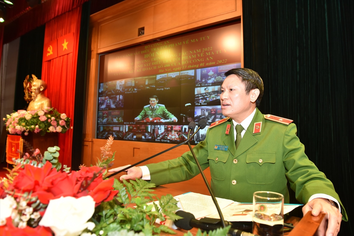 Thiếu tướng Nguyễn Văn Viện, Cục trưởng Cục C04 phát biểu tại Hội nghị