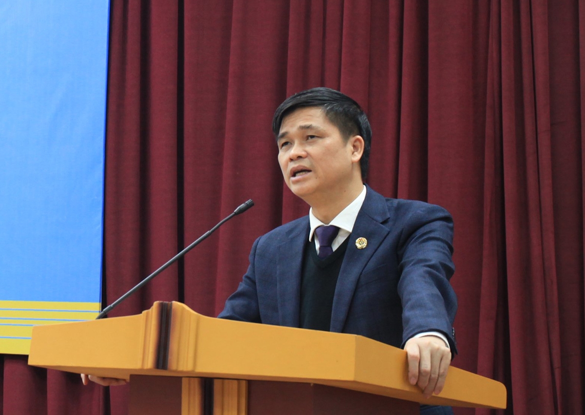 Ông Ngọ Duy Hiểu - Phó Chủ tịch Tổng Liên đoàn Lao động Việt Nam phát biểu tại Hội nghị 