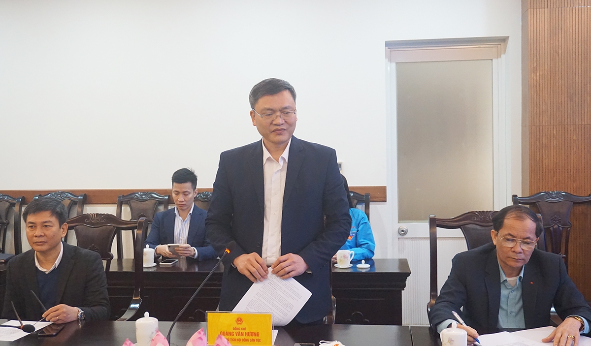 Ông Quàng Văn Hương phát biểu tại buổi làm việc với tỉnh Lào Cai