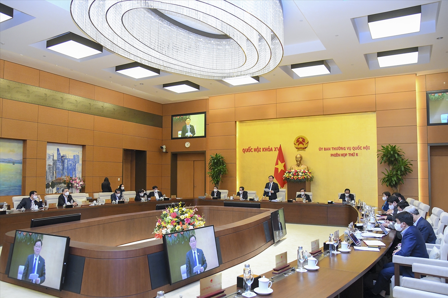 Chủ tịch Quốc hội Vương Đình Huệ phát biểu kết luận Phiên họp thứ 6 của Uỷ ban Thường vụ Quốc hội (Ảnh minh hoạ)