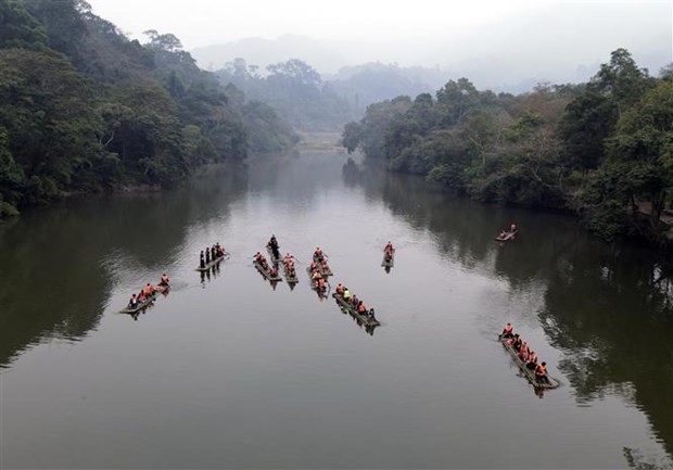 Sản phẩm du lịch "Bơi mảng - Hát Then trên hồ Nà Nưa" mở đầu cho chuỗi các chương trình kích cầu du lịch Tuyên Quang năm 2022. Ảnh Vũ Quang – TTXVN