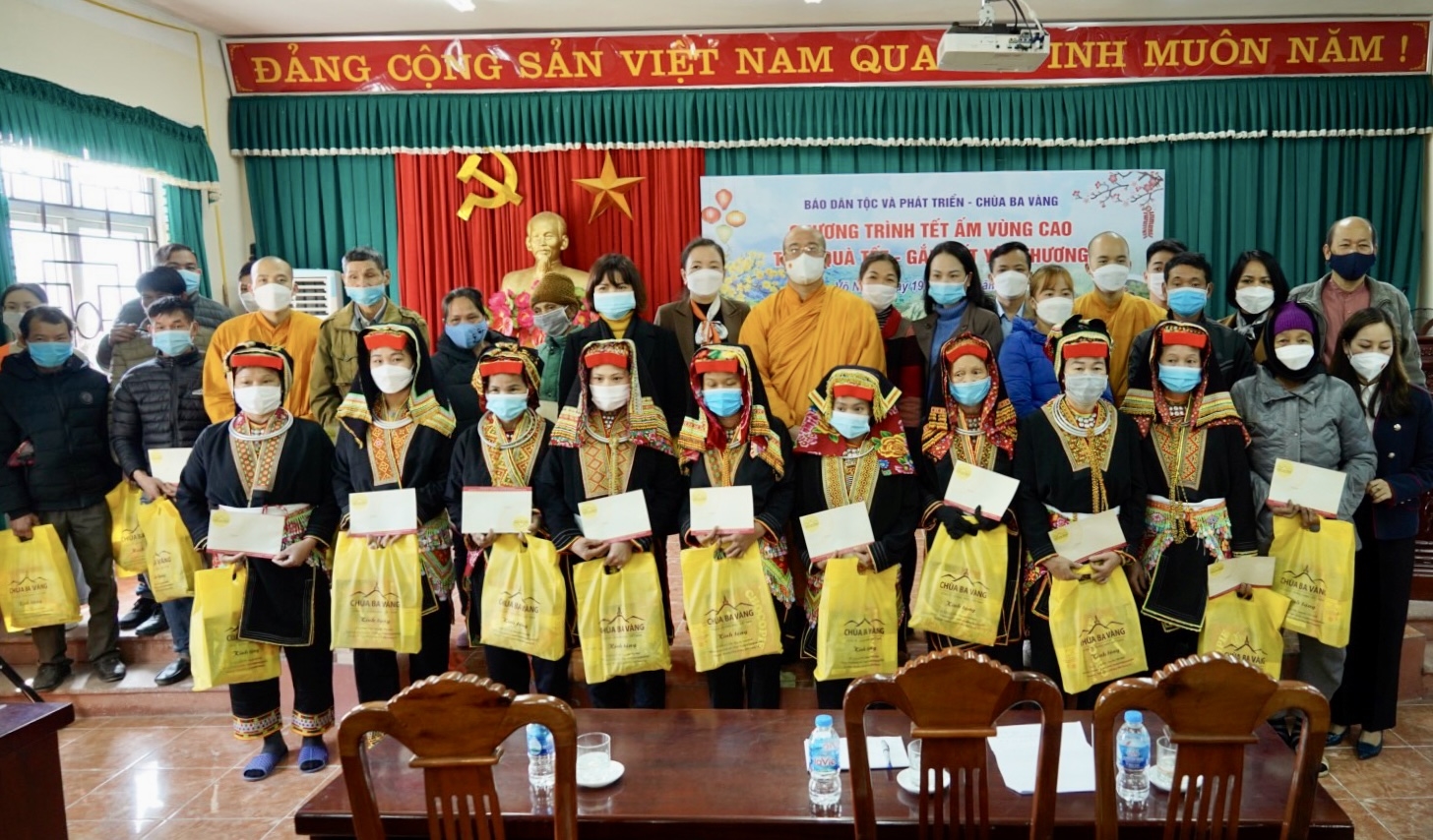 Báo Dân tộc và Phát triển phối hợp với Chùa Ba Vàng tổ chức Chương trình "Trao quà Tết gắn kết yêu thương" tại tỉnh Thái Nguyên 3