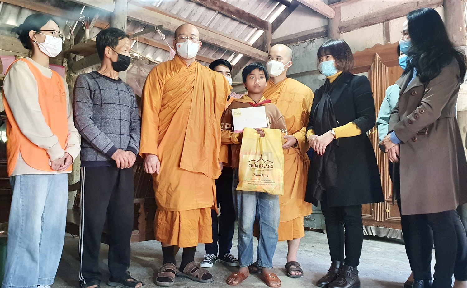 Báo Dân tộc và Phát triển phối hợp với Chùa Ba Vàng tổ chức Chương trình "Trao quà Tết gắn kết yêu thương" tại tỉnh Thái Nguyên 4