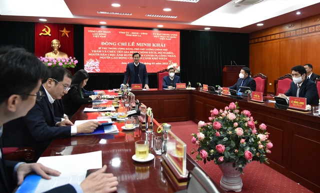 Thay mặt lãnh đạo Chính phủ, Phó Thủ tướng Lê Minh Khái nhiệt liệt biểu dương những kết quả toàn diện mà Sơn La đã đạt được trong năm 2021, góp phần vào kết quả chung của cả nước. Ảnh: VGP/Trần Mạnh
