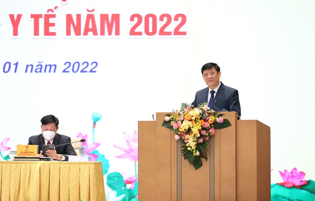 Bộ trưởng Bộ Y tế Nguyễn Thanh Long: Năm 2022, dịch COVID-19 được nhận định là chưa thể kiểm soát được hoàn toàn; đòi hỏi phải có những nỗ lực lớn hơn nữa trong công tác phòng chống dịch và yêu cầu thực hiện nghiêm các biện pháp phòng chống dịch. Ảnh: VGP/Nhật Bắc