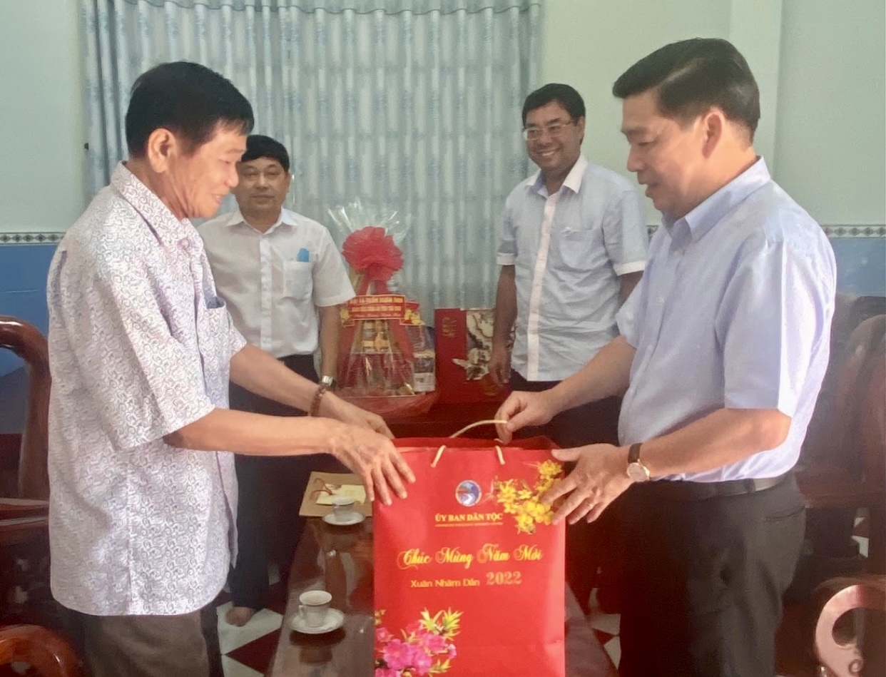 (TIN) Thứ trưởng, Phó Chủ nhiệm Lê Sơn Hải chúc Tết tại tỉnh Trà Vinh 6