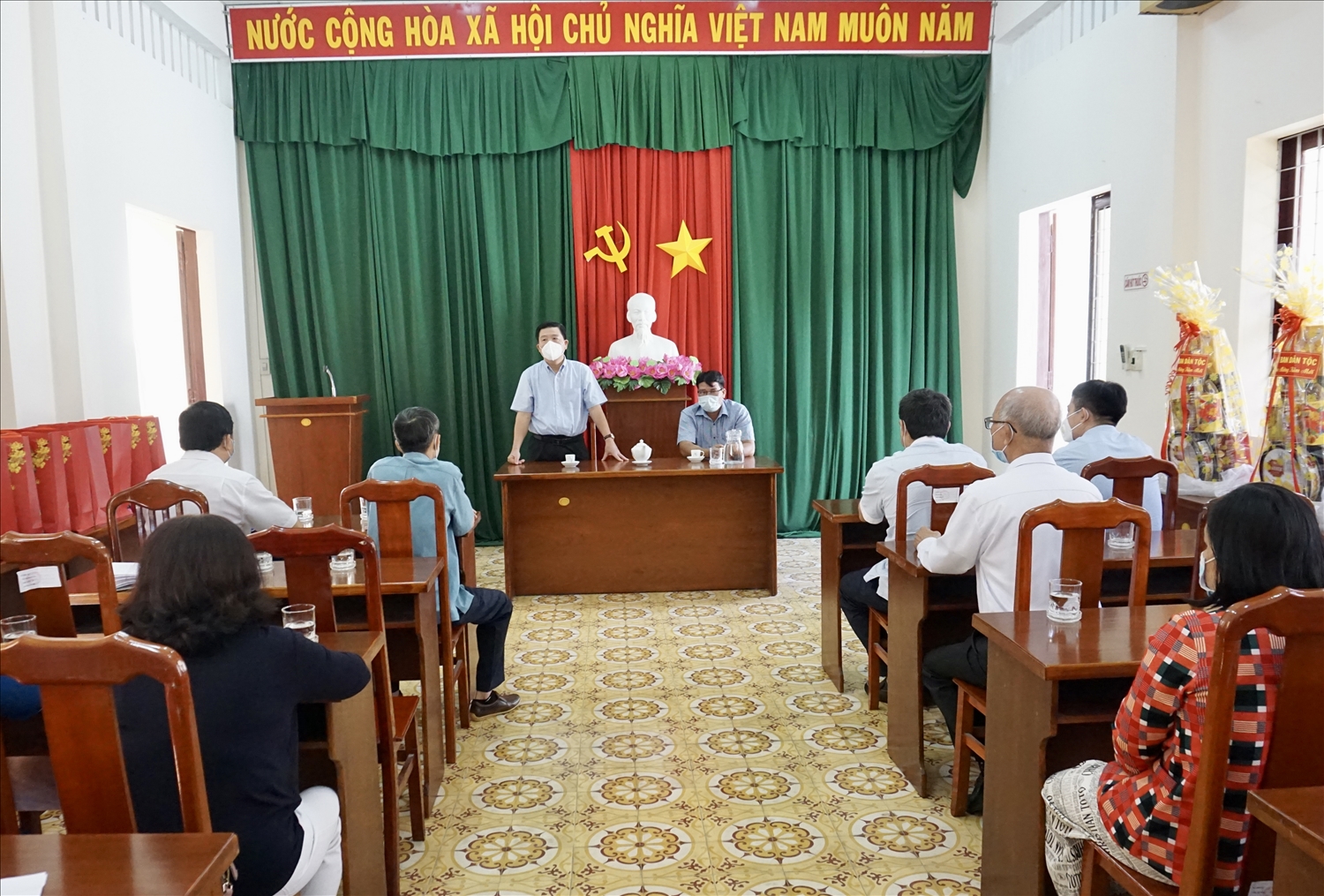Thứ trưởng, Phó Chủ nhiệm UBDT Lê Sơn Hải phát biểu tại buổi gặp mặt