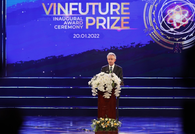 Giáo sư Richard Friend, Chủ tịch Hội đồng Giải thưởng: VinFuture đã giải quyết hai vấn đề lớn là "trau dồi và nuôi dưỡng sự đổi mới". Ảnh: VGP/Nhật Bắc