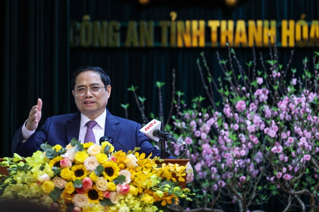 Thủ tướng mong muốn và tin tưởng, kế thừa truyền thống hào hùng của tỉnh, Công an tỉnh Thanh Hóa thực hiện các nhiệm vụ được giao trong năm 2022 tốt hơn, hiệu quả hơn năm 2021. (Ảnh: VGP/Nhật Bắc)