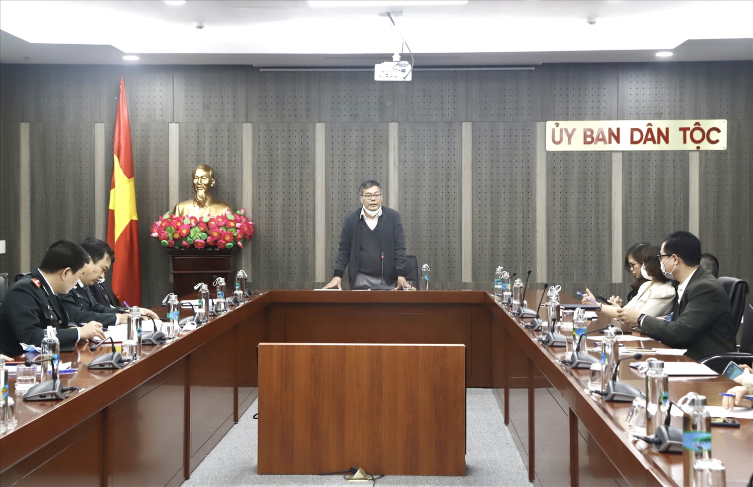  Ông Võ Văn Bảy, Chánh Thanh tra Ủy ban Dân tộc phát biểu tại buổi công bố Quyết định số 18 ngày 24/1/2022 của Ủy ban Dân tộc 