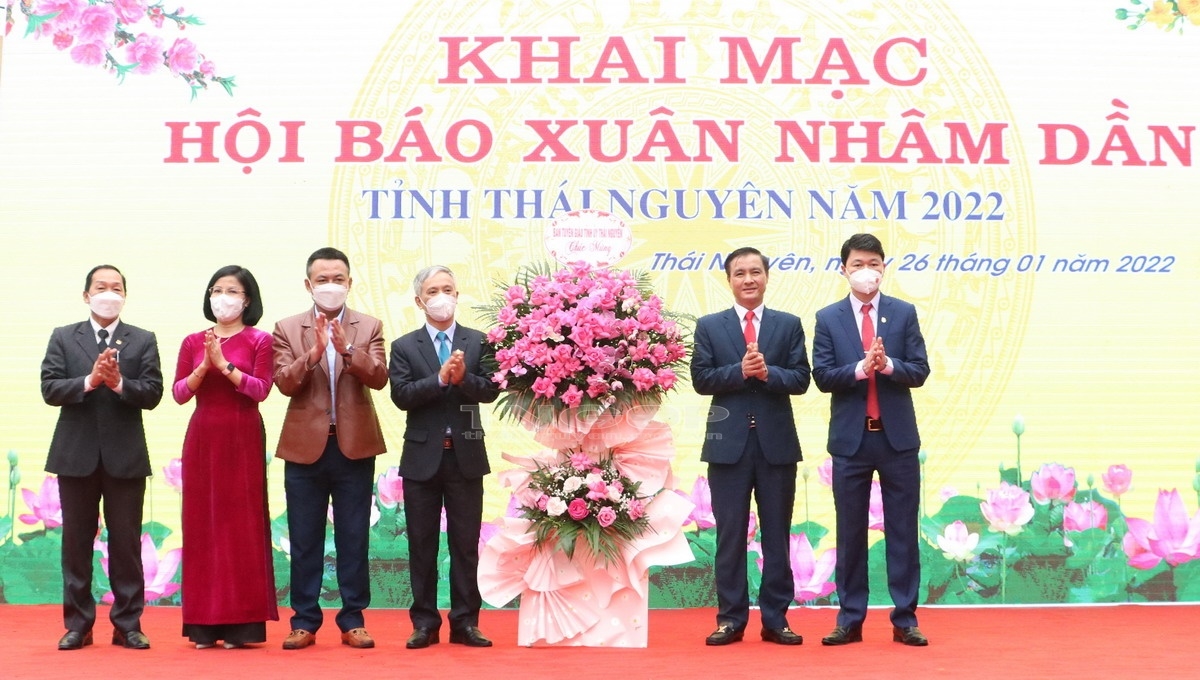 Các đại biểu dự Khai mạc Hội báo Xuân Nhâm Dần tỉnh Thái Nguyên năm 2022